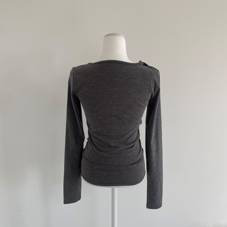 スナップボタンワンオフショルダー長袖Tシャツ
