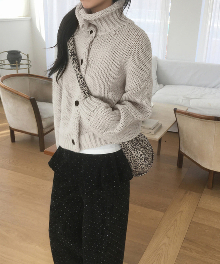 ハイネックボタンニットカーディガン IVORY