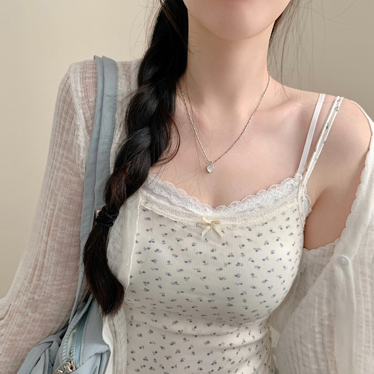 블루베리 잔꽃 레이스 리본 발레코어 끈나시 레이어드 나시 탑 여름옷 봄옷 휴가룩 크림