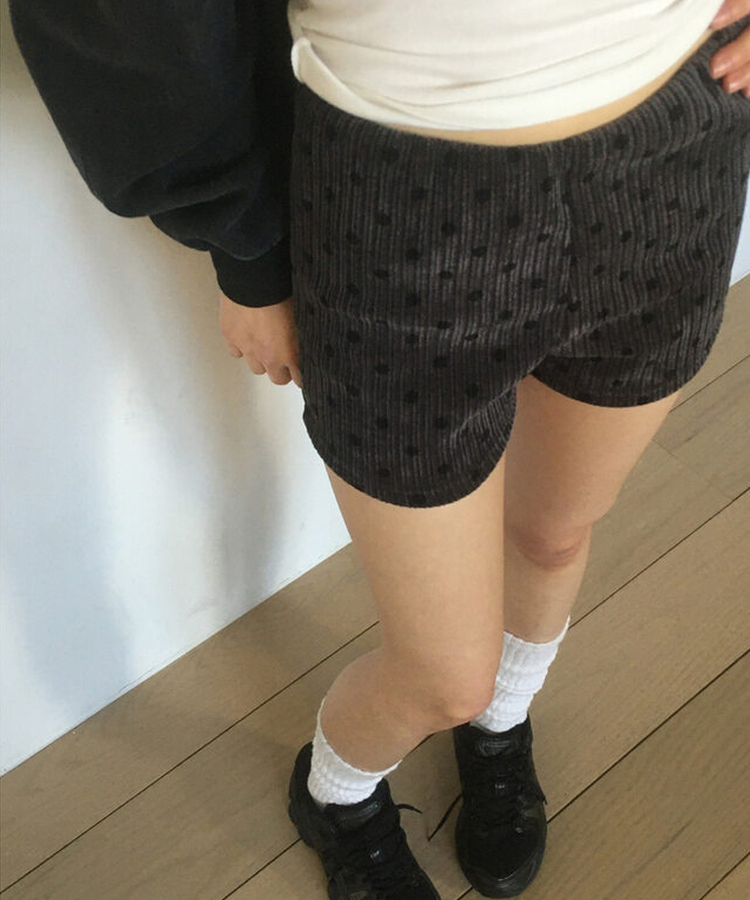 ドットリブベルベットショートパンツ CHARCOAL