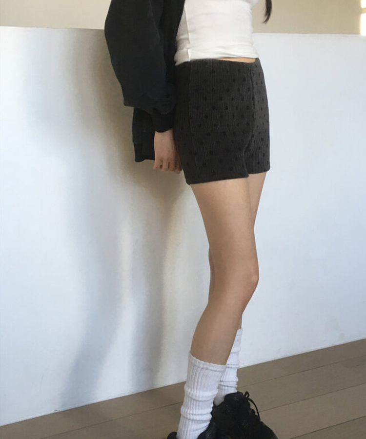 ドットリブベルベットショートパンツ CHARCOAL
