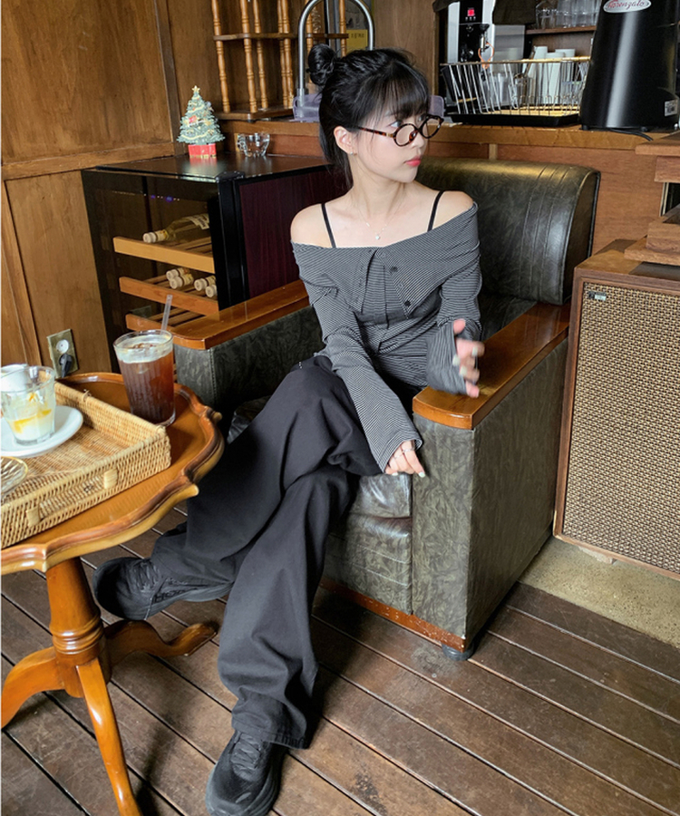 スタッドブラックパンツ BLACK