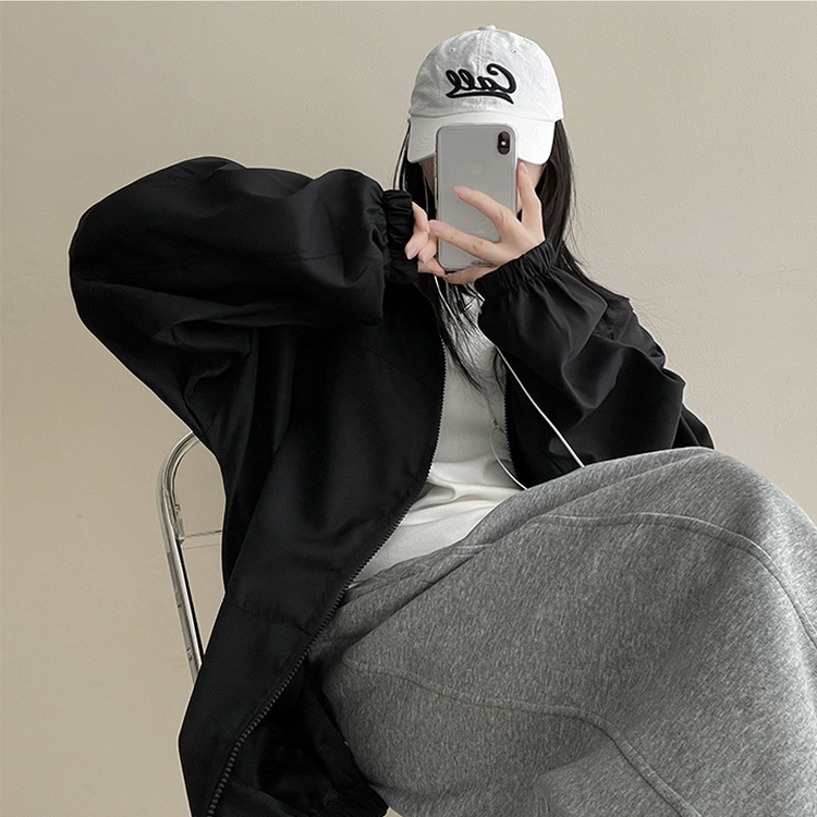 ロニーハイネックウィンドブレーカー BLACK