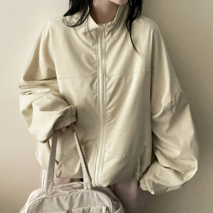 ロニーハイネックウィンドブレーカー BEIGE