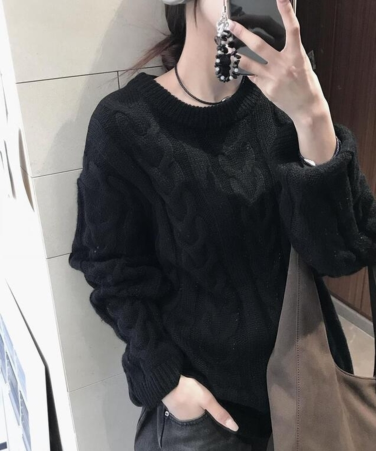 ケーブルラウンドニット BLACK