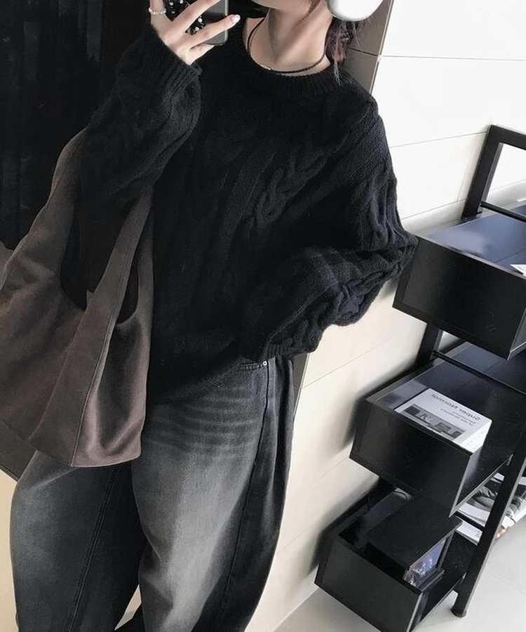 ケーブルラウンドニット BLACK