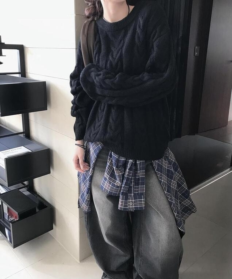 ケーブルラウンドニット BLACK