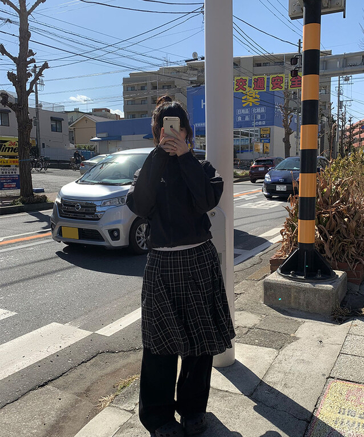 ストリングフードウインドブレーカー BLACK