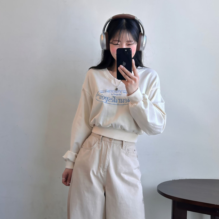 刺繍レタリングクロップトレーナー CREAM