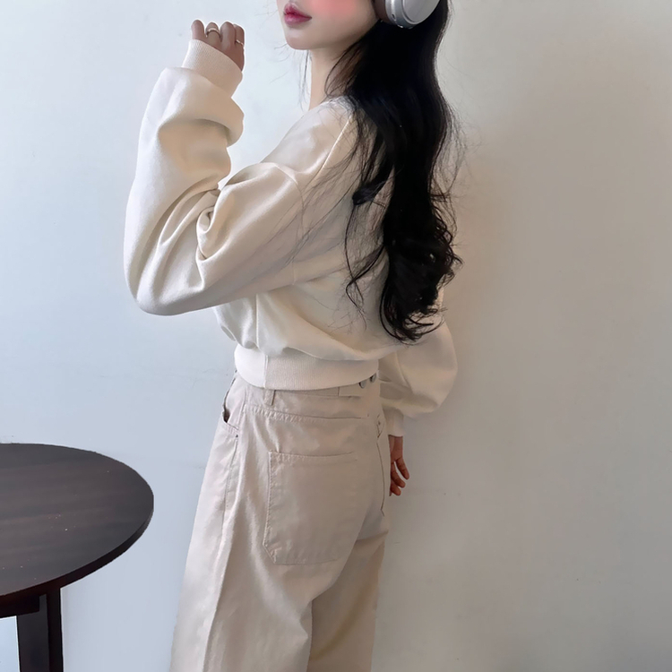 刺繍レタリングクロップトレーナー CREAM