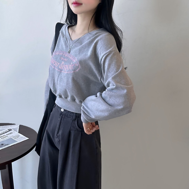 刺繍レタリングクロップトレーナー MELANGE