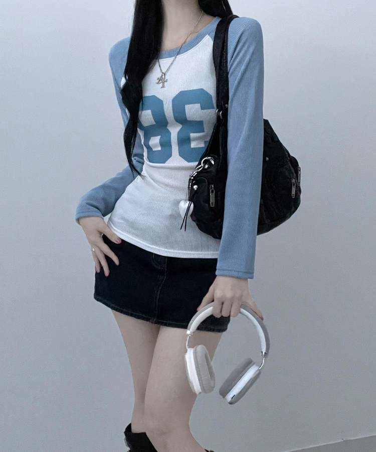 レタリングスリム長袖Tシャツ SKY BLUE