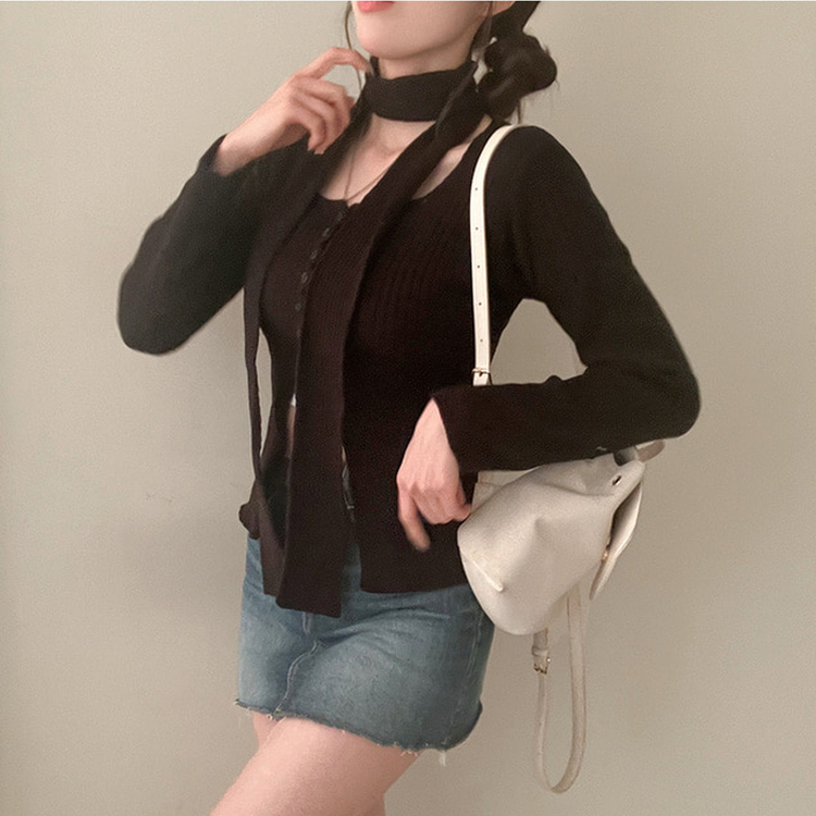 【マフラー付き】ボタンスリットニット(5color) BLACK