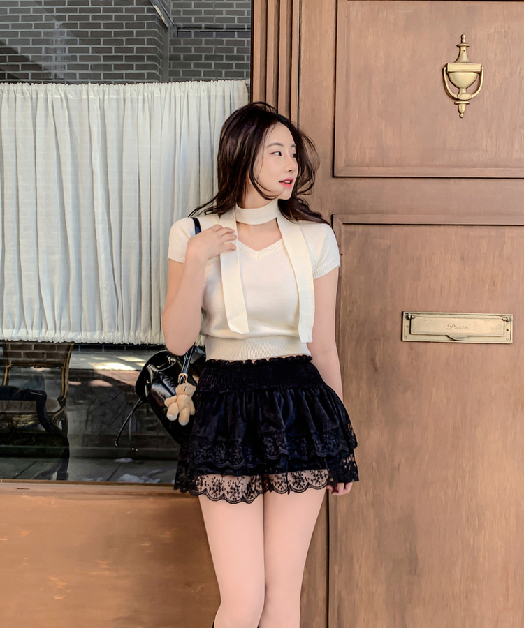 【タイ付き】Vネックセミクロップ半袖ニット IVORY