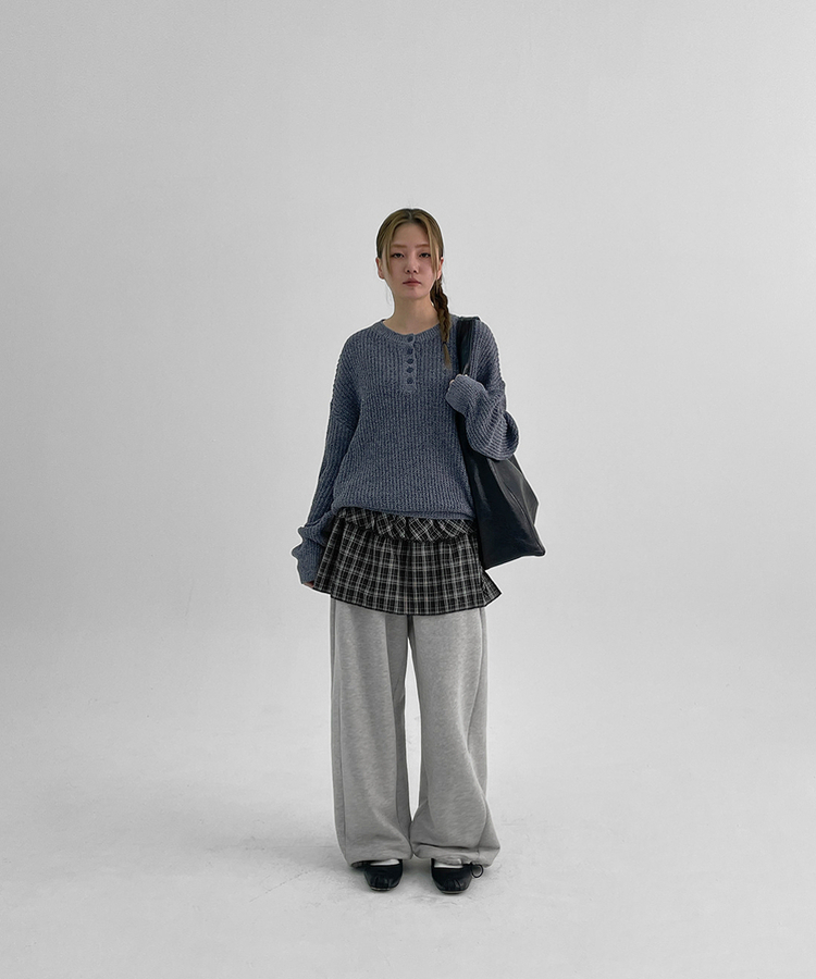 カラーボカシボタンニット NAVY