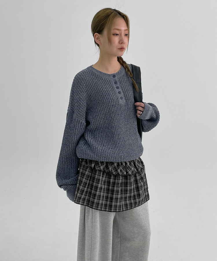 カラーボカシボタンニット NAVY