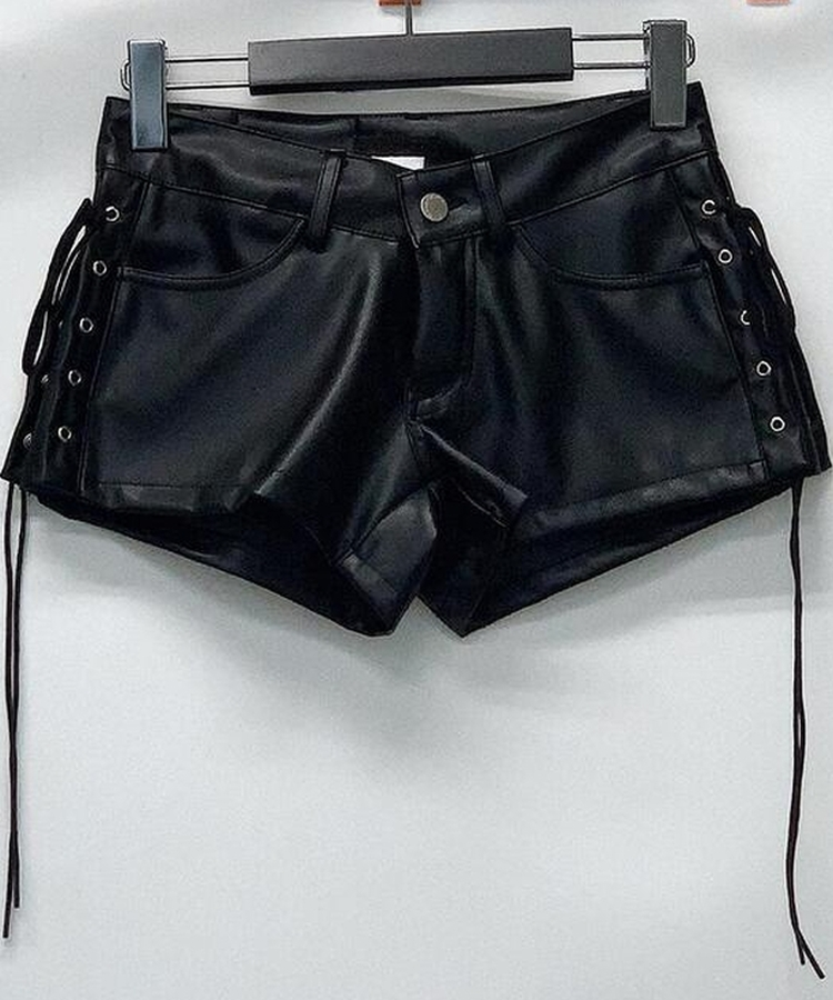 レザーアイレットショートパンツ