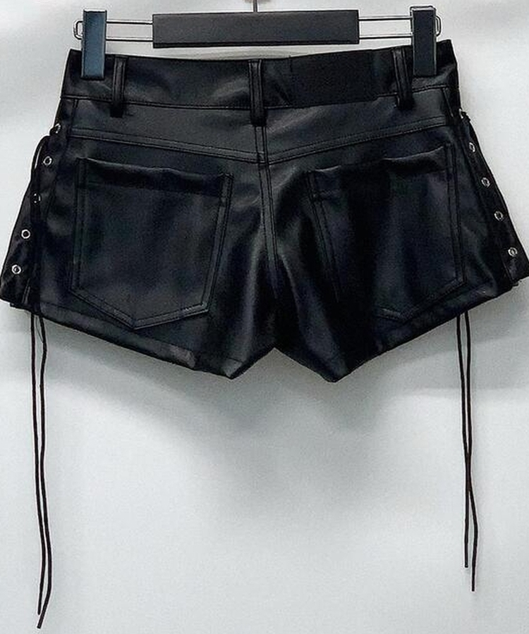 レザーアイレットショートパンツ