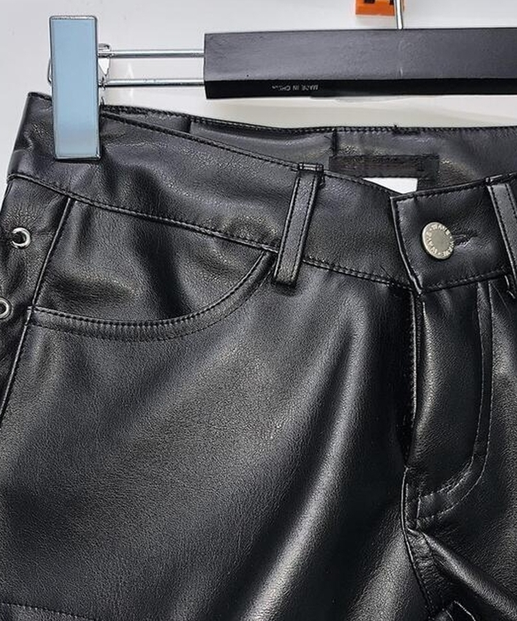 レザーアイレットショートパンツ