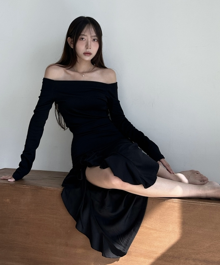 アンバランスストラップロングスカート