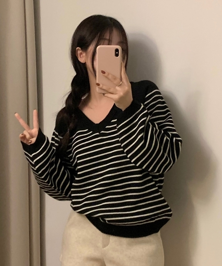 Vネックルーズストライプニット BLACK
