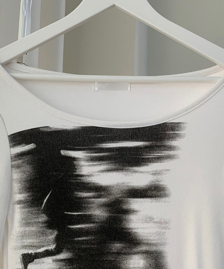 プリンティングソフトスリムTシャツ