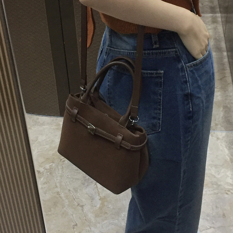スエードトートクロスバッグ CAMEL