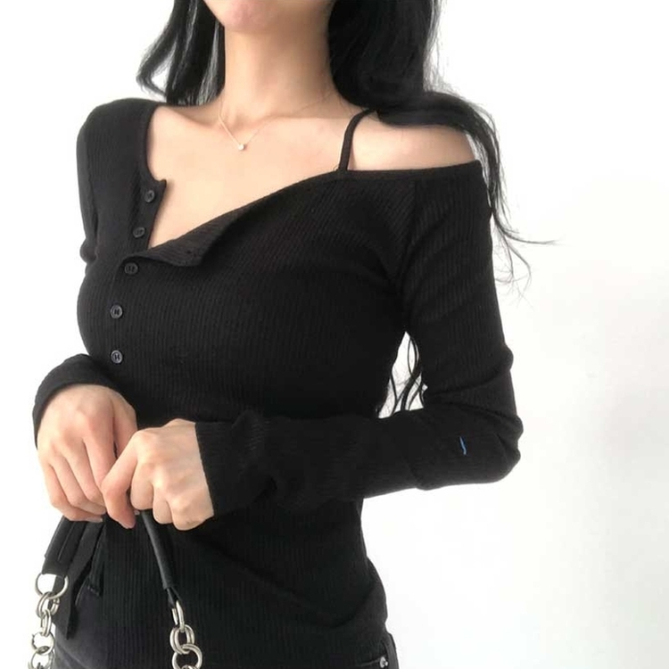 ワンオフショルダーボタンスリット長袖Ｔシャツ BLACK
