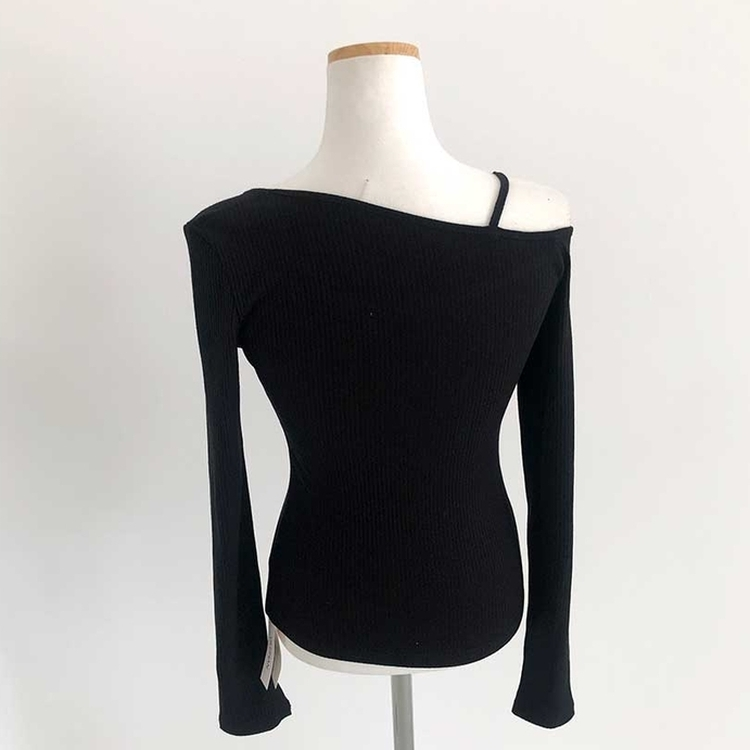 ワンオフショルダーボタンスリット長袖Ｔシャツ