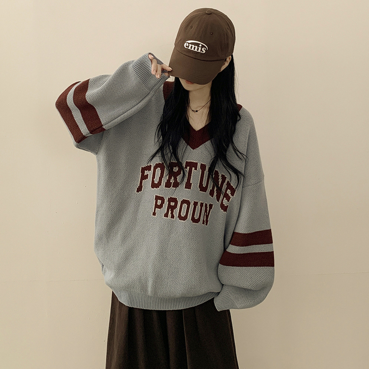 Vネックレタリングニット AQUA