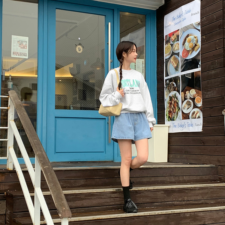 （ウエストすっきり／補正比率フィット）Eddy タックハイウエストAラインデニムショートパンツ   LIGHT BLUE