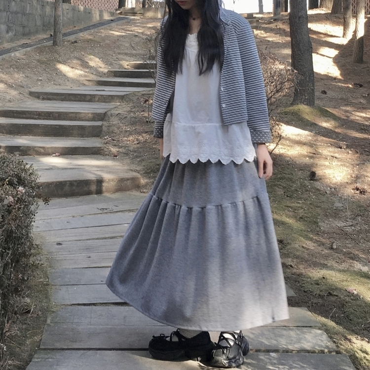 GLOWNY ティアードスカート jennie着用　水色 GLOWNY ティアードスカート jennie着用 水色 - メルカリ