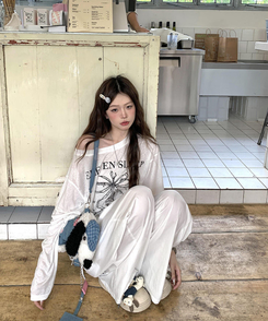長袖Tシャツ シューズプリントシャーリングTシャツ IVORY
