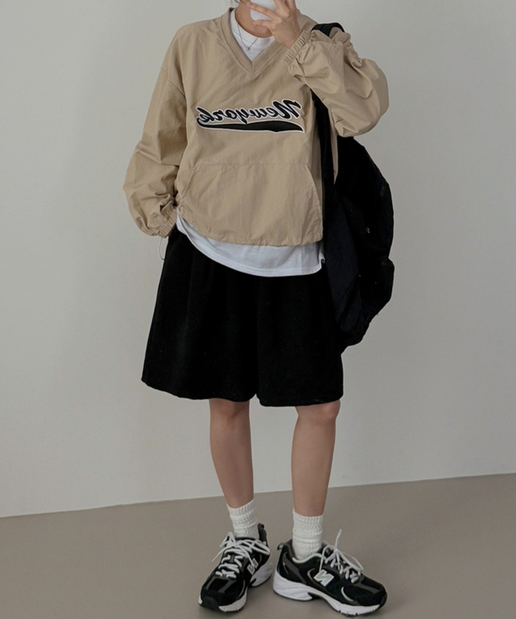 ニューヨーク刺繍Vネックトレーナー BEIGE