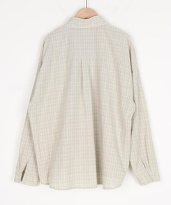 チェックシャツ