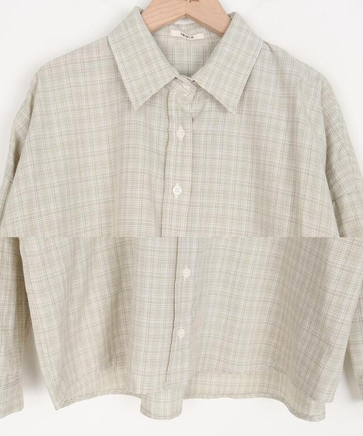 チェックシャツ