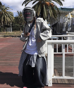 ジャンパー レタリングウィンドブレーカー GREY