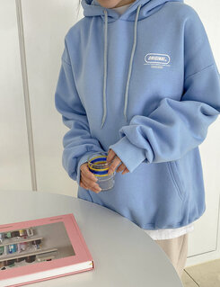 英文ポイントフードパーカー スカイブルー