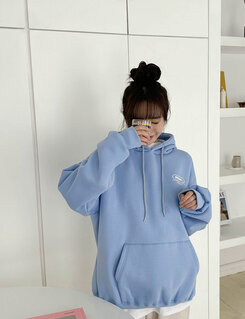 英文ポイントフードパーカー スカイブルー