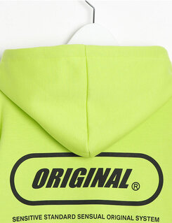 英文ポイントフードパーカー