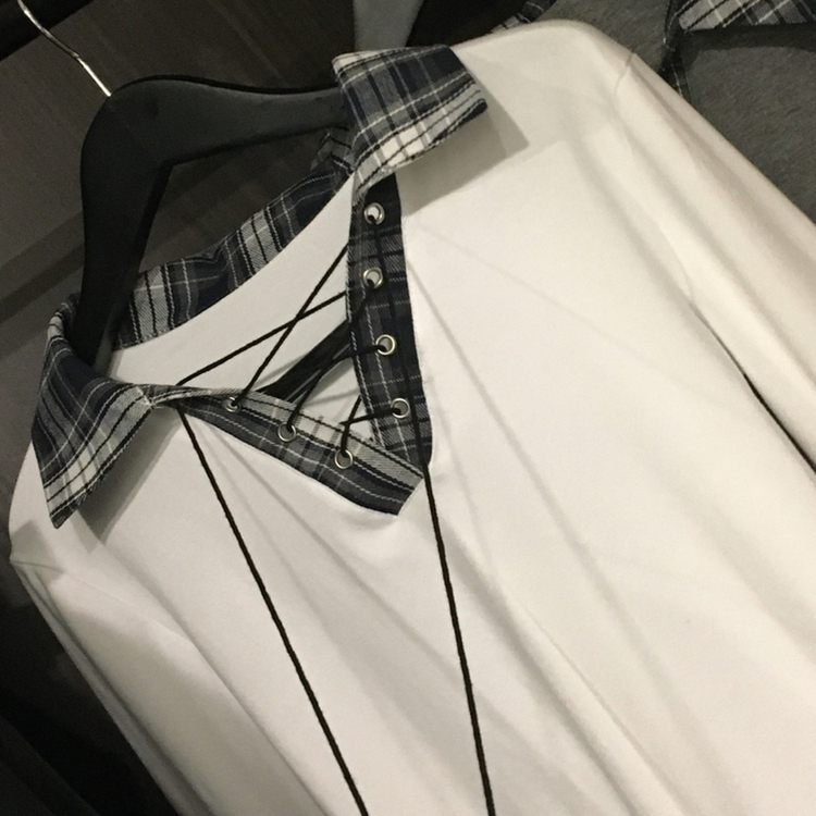アイレットユニーク長袖Tシャツ