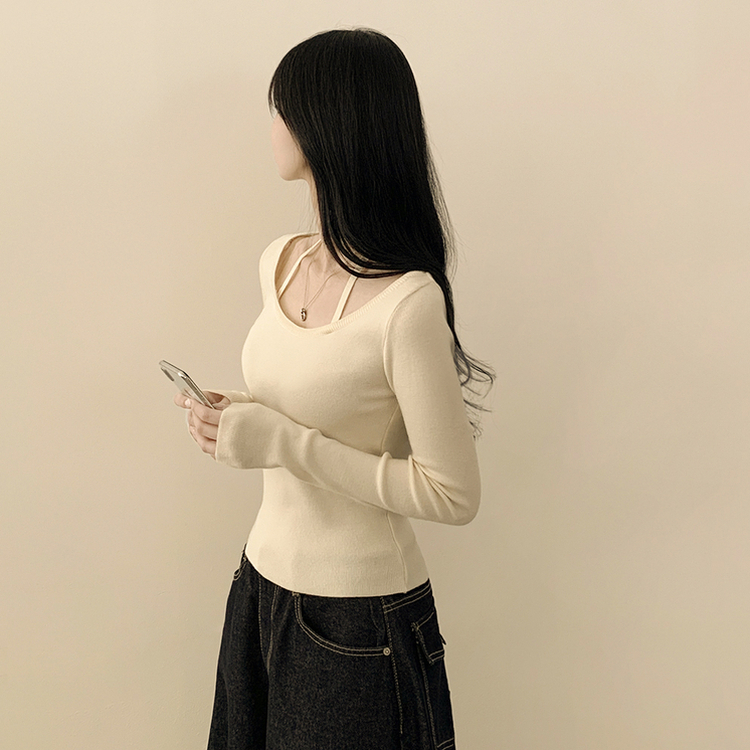 실크처럼 부드러운 홀터넥 리본 스트랩 끈 유넥 슬림핏 긴팔 니트 아이보리