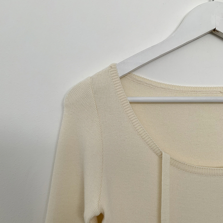 실크처럼 부드러운 홀터넥 리본 스트랩 끈 유넥 슬림핏 긴팔 니트