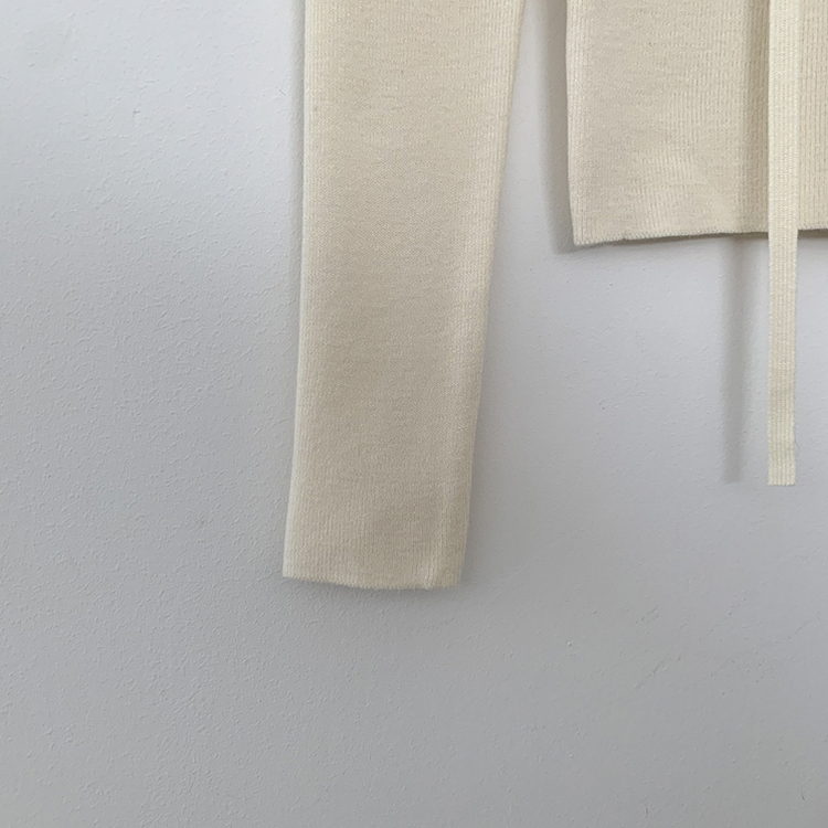 실크처럼 부드러운 홀터넥 리본 스트랩 끈 유넥 슬림핏 긴팔 니트