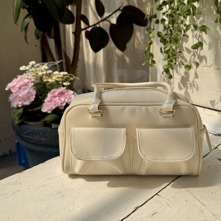 투포켓 토드숄더백 아이보리