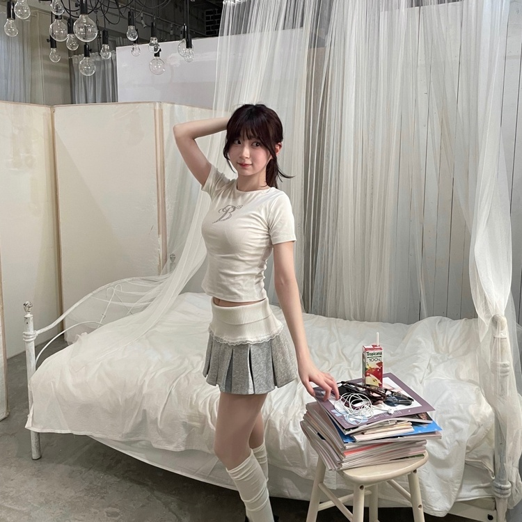 엔젤 슬림 라운드 반팔 티셔츠 화이트