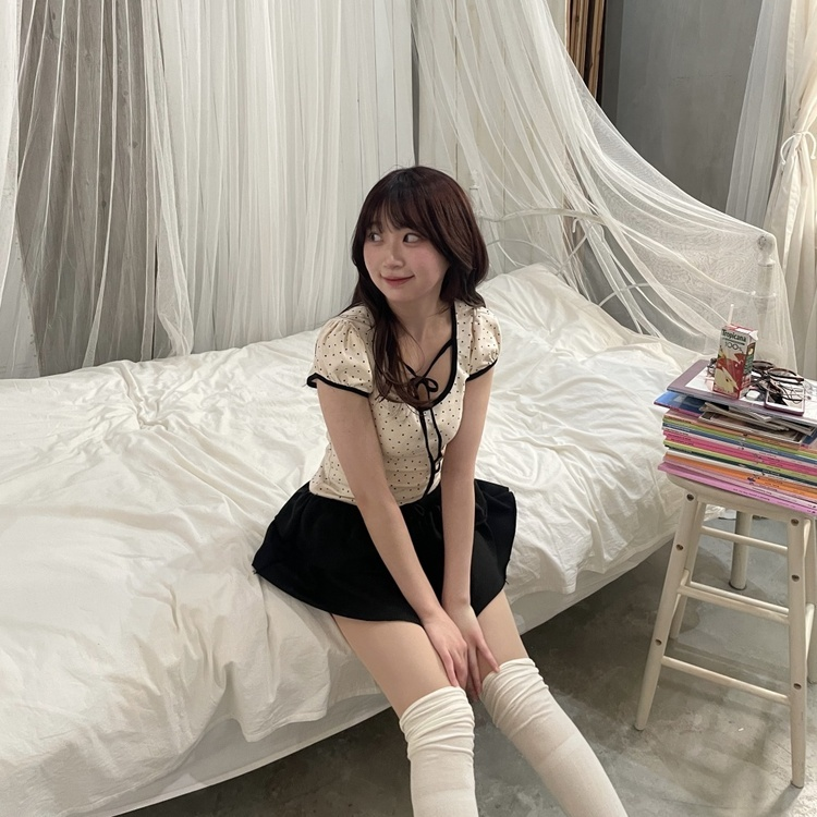 러브빔 리본배색 티셔츠 블랙