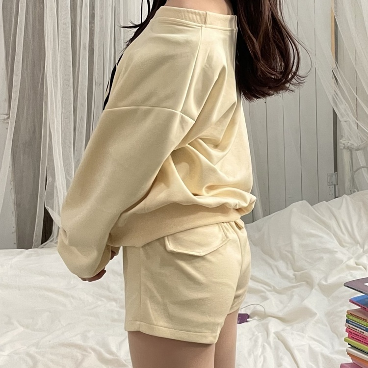 【SET】オフショルトレーナー+ショートパンツ IVORY