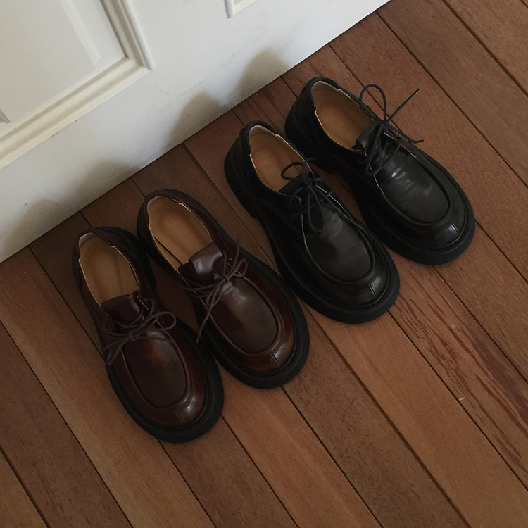 ビンテージレースアップローファー