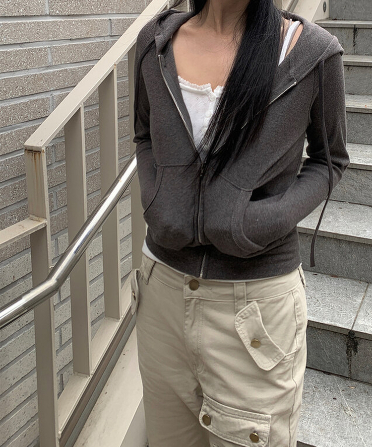 スリムクロップフードジップアップ CHARCOAL